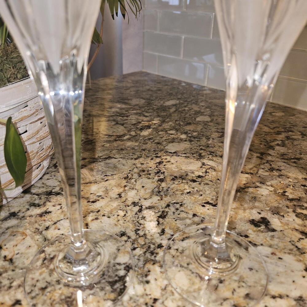 Mikasa Flame D'Amore Crystal Fluted Champagne Glasses Set Of 2 11" Retired - Picture 6 of 6